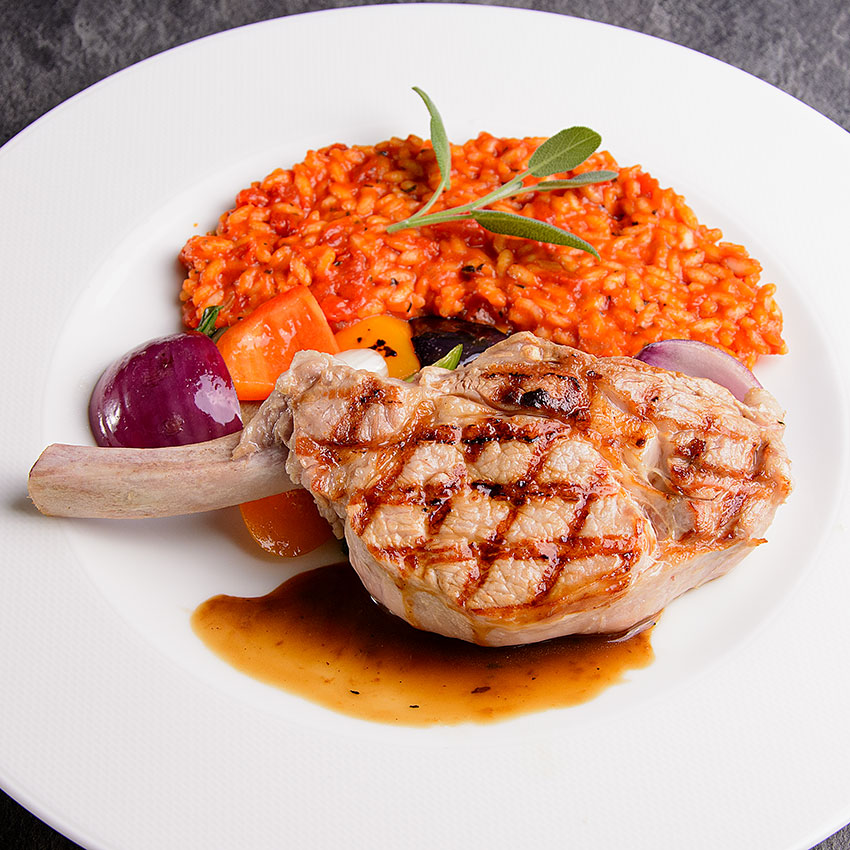 Duroc Kronen 1.200 g = 4 Steaks mit Knochen – Bild 2